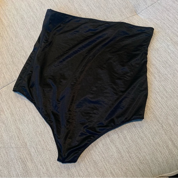 La Senza waist control thong pantie - Picture 2 of 4